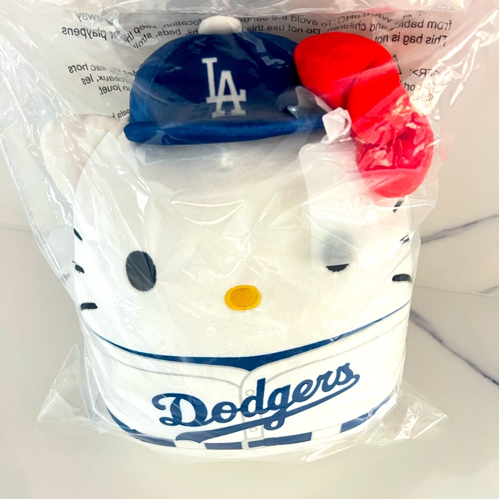 2025 Los Angeles Dodgers Hello Kitty Squish Plush 4/14/25 New Limited Edition - Picture 11 of 11